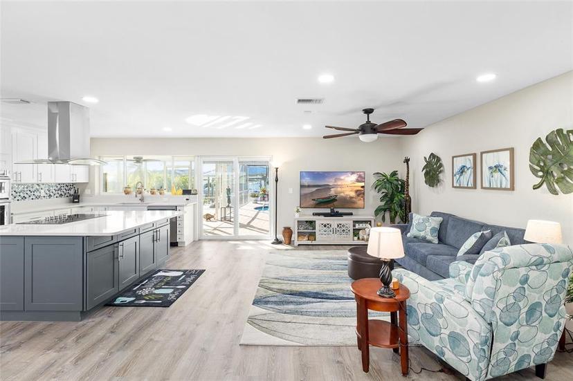 Picture of 6518 Senegal Palm Way, Apollo Beach FL 33572