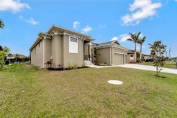 Picture of 10508 Mcalester Circle, Port Charlotte, FL 33981