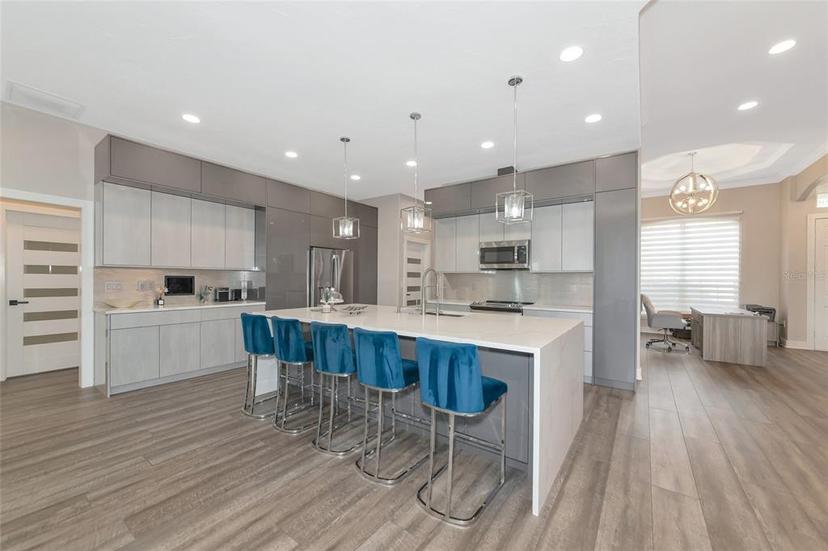 Picture of 4917 Sabal Lake Circle, Sarasota FL 34238