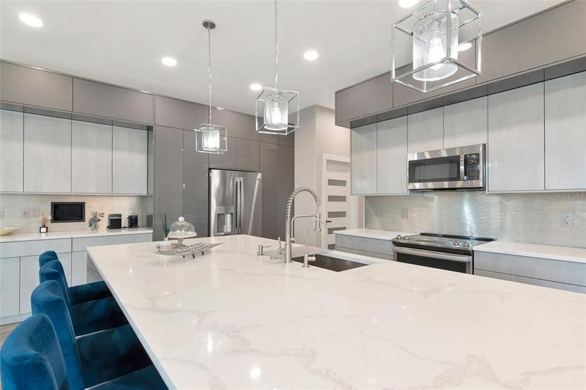 Picture of 4917 Sabal Lake Circle, Sarasota FL 34238