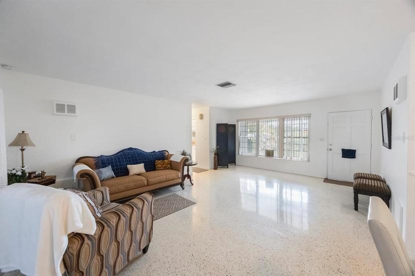 Picture of 5290 38Th Way S, St Petersburg FL 33711