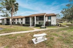 Picture of 1882 Pine Ridge Way W Unit E1, Palm Harbor, FL 34684