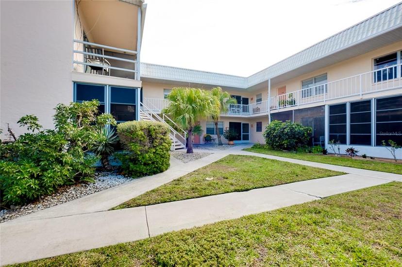 Picture of 460 Base Avenue E Unit 122, Venice FL 34285