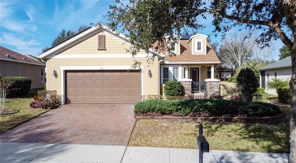 Picture of 107 Cupania Court, Groveland, FL 34736