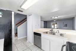 Picture of 10061 Lake Oak Circle, Tampa, FL 33624