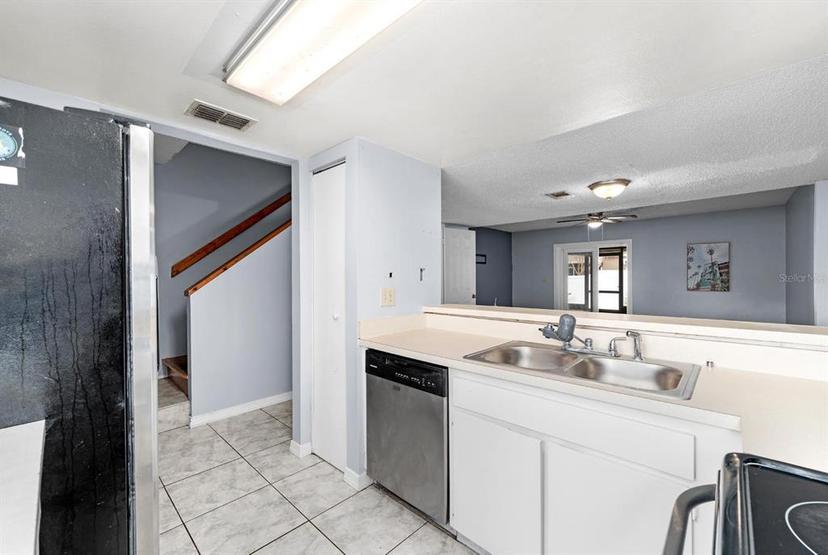 Picture of 10061 Lake Oak Circle, Tampa FL 33624