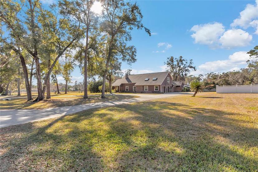 Picture of 700 SE 49Th Avenue, Ocala FL 34471