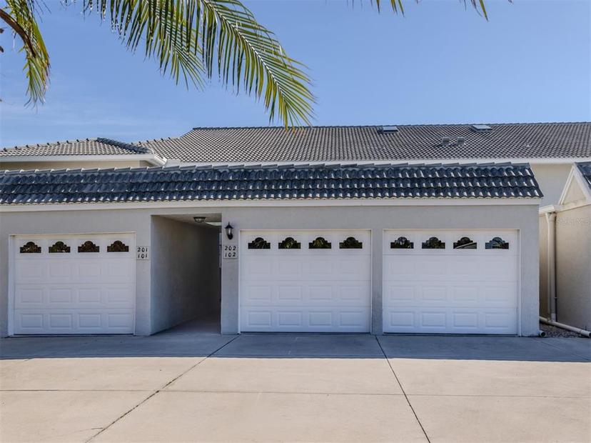 Picture of 936 Capri Isles Boulevard Unit 102, Venice FL 34292