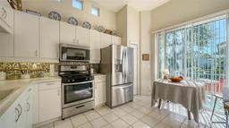 Picture of 7628 Whitebridge Glen, University Park, FL 34201