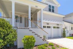 Picture of 323 Appian Way Ne, St Petersburg, FL 33704