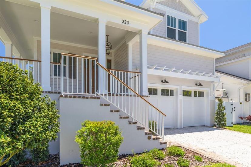 Picture of 323 Appian Way Ne, St Petersburg FL 33704