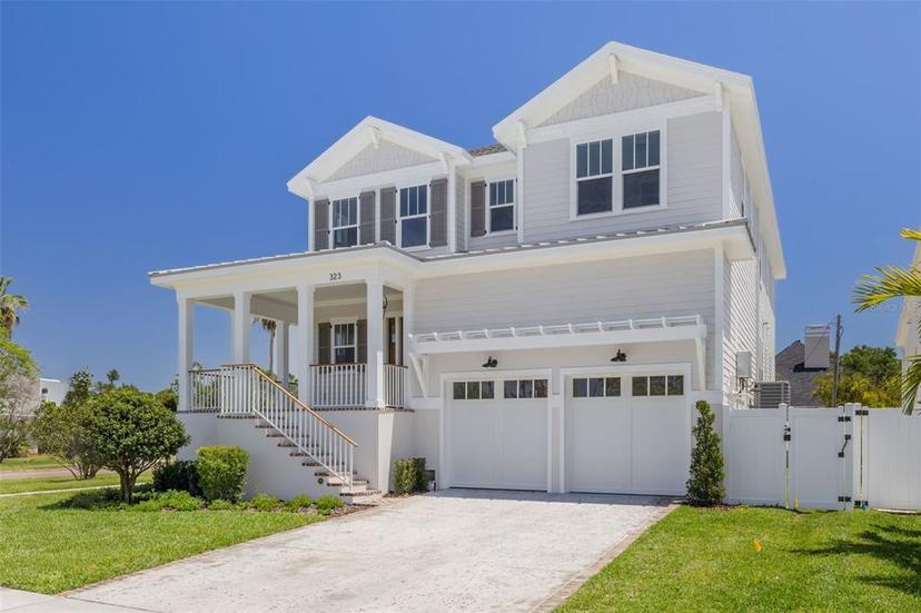 Picture of 323 Appian Way Ne, St Petersburg FL 33704