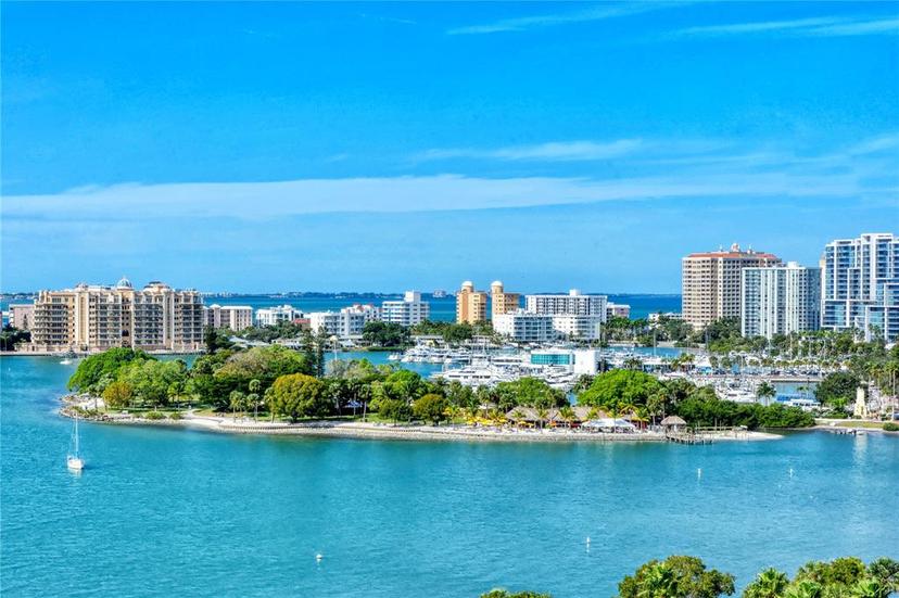 Picture of 435 S Gulfstream Avenue Unit 1004, Sarasota FL 34236