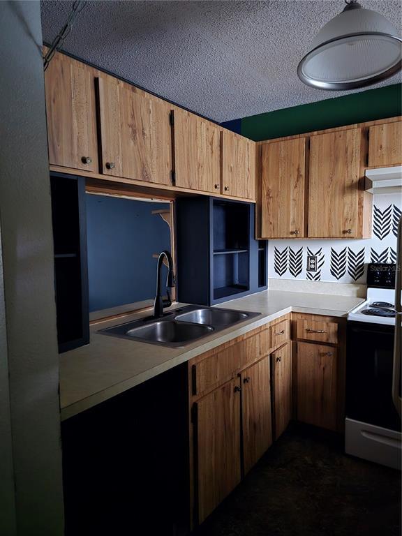 Picture of 39132 County Road 54 Unit 2216, Zephyrhills FL 33542