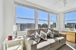 Picture of 5575 Gulf Boulevard Unit 425, St Pete Beach, FL 33706