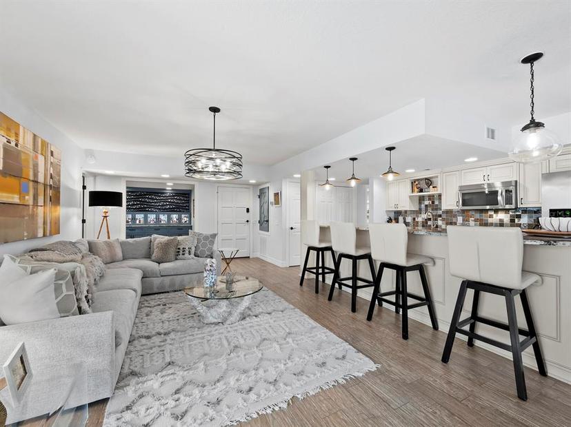 Picture of 4215 Gulf Of Mexico Drive Unit 103, Longboat Key FL 34228