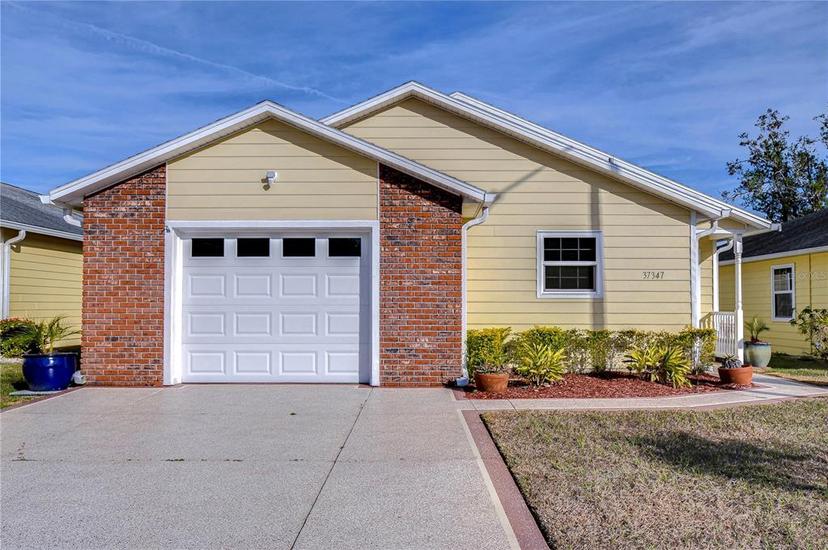 Picture of 37347 Derbyshire Drive, Zephyrhills FL 33542