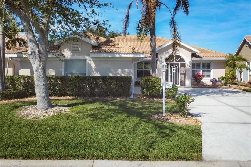Picture of 8240 Parkside Dr, Englewood FL 34224