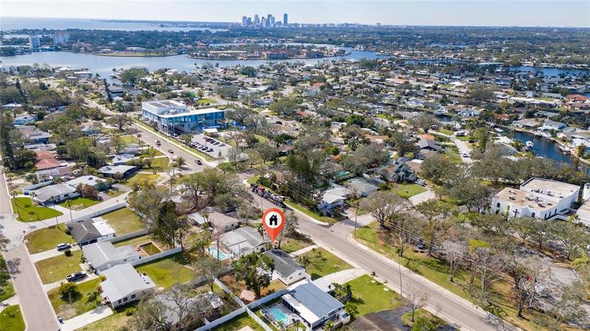 Picture of 4401 Shore Acres Boulevard Ne, St Petersburg FL 33703