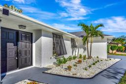 Picture of 1608 Honey Court, Venice, FL 34293
