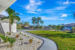 Picture of 1608 Honey Court, Venice, FL 34293