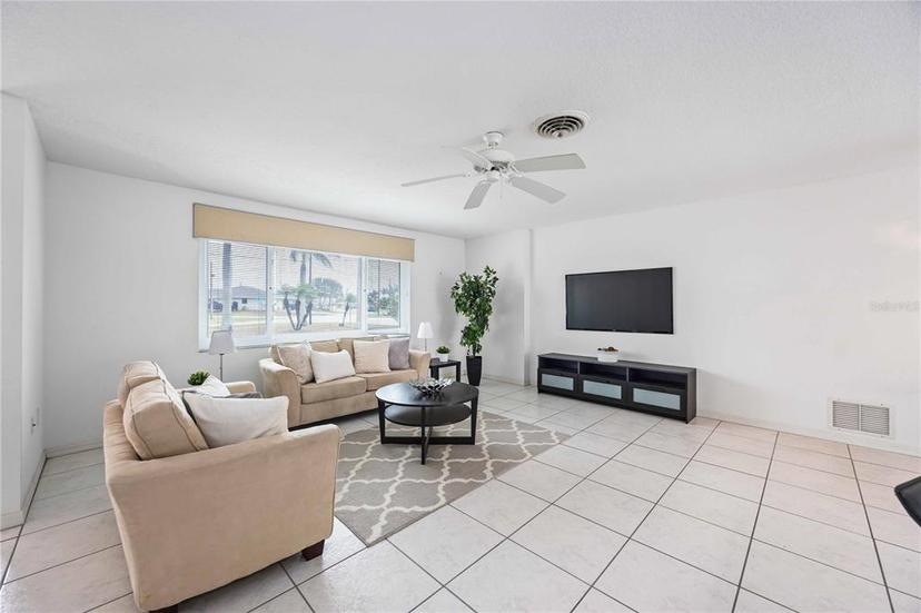 Picture of 1928 Greenlawn Drive, Englewood FL 34223