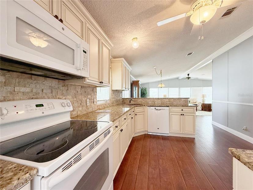Picture of 112 Saint Pierres Way, Apollo Beach FL 33572