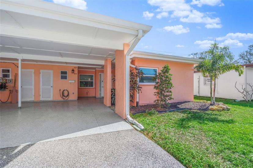 Picture of 6213 Green View Drive Unit 127, Sarasota FL 34231