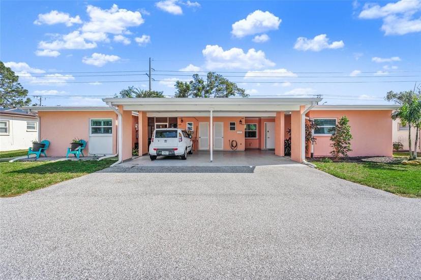 Picture of 6213 Green View Drive Unit 127, Sarasota FL 34231