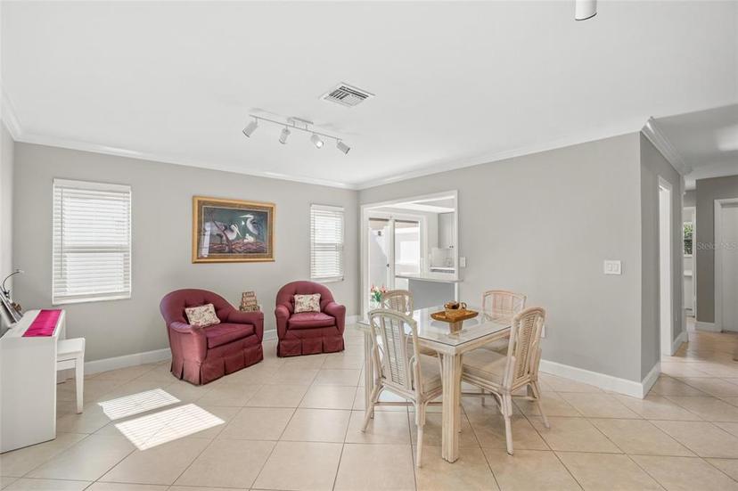 Picture of 6213 Green View Drive Unit 127, Sarasota FL 34231