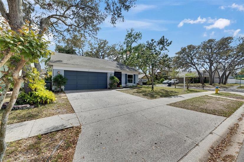 Picture of 2517 Wrencrest Circle, Valrico FL 33596