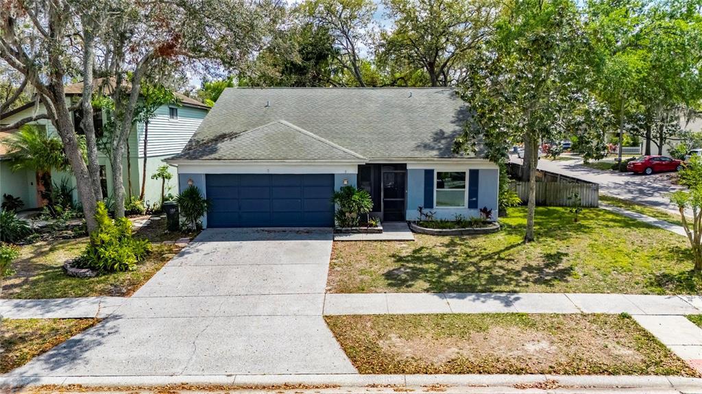 Picture of 2517 Wrencrest Circle, Valrico, FL 33596