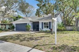 Picture of 2517 Wrencrest Circle, Valrico, FL 33596
