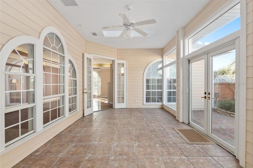 Picture of 10452 NW 35Th Place, Gainesville FL 32606