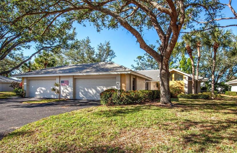 Picture of 237 Southampton Lane Unit 275, Venice FL 34293