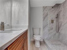 Picture of 2030 Hythe B Unit 2030 B, Boca Raton, FL 33434