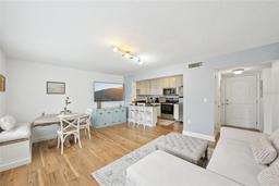 Picture of 210 5Th Avenue S Unit 307, St Petersburg, FL 33701