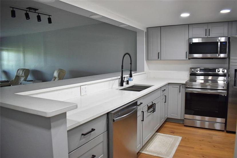 Picture of 3062 Eastland Boulevard Unit 405, Clearwater FL 33761