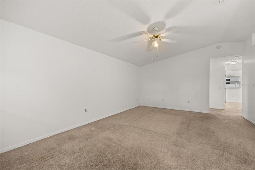 Picture of 9 Cayman Circle, Umatilla FL 32784