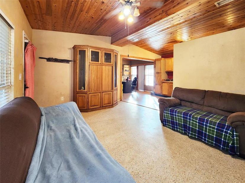 Picture of 5059 Mockingbird Drive, Dade City FL 33523