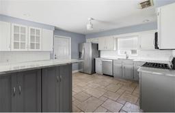 Picture of 1423 Grand Cayman Circle, Winter Haven, FL 33884