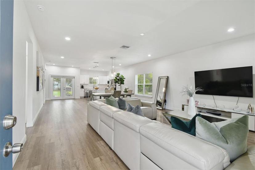 Picture of 524 S Grosse Avenue, Tarpon Springs FL 34689