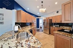 Picture of 6589 Fairway Gardens Drive Unit 202, Bradenton, FL 34203