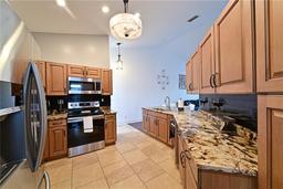 Picture of 6589 Fairway Gardens Drive Unit 202, Bradenton, FL 34203