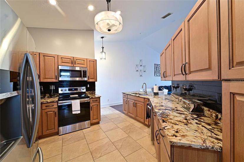 Picture of 6589 Fairway Gardens Drive Unit 202, Bradenton FL 34203