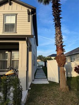 Picture of 526 First Cape Coral Drive, Winter Garden, FL 34787