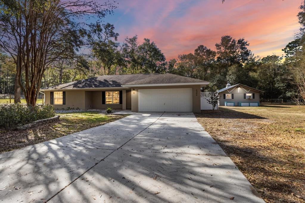 Picture of 3300 E Grapeleaf Lane, Inverness, FL 34452