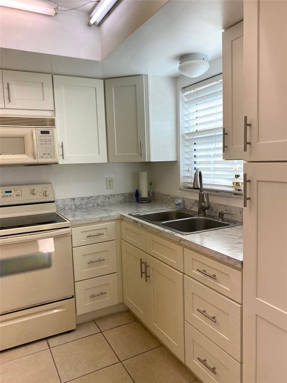 Picture of 1652 S Lake Avenue Unit 2, Clearwater FL 33756