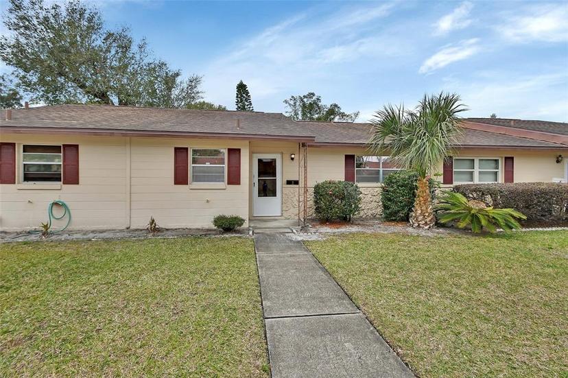 Picture of 2 Villa Villar Court Unit 02, Deland FL 32724