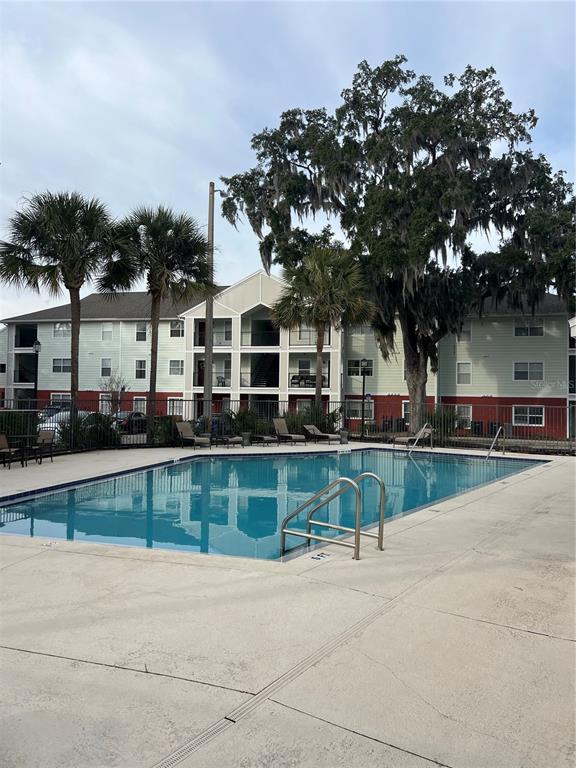 Picture of 2360 SW Archer Road Unit 602, Gainesville FL 32608